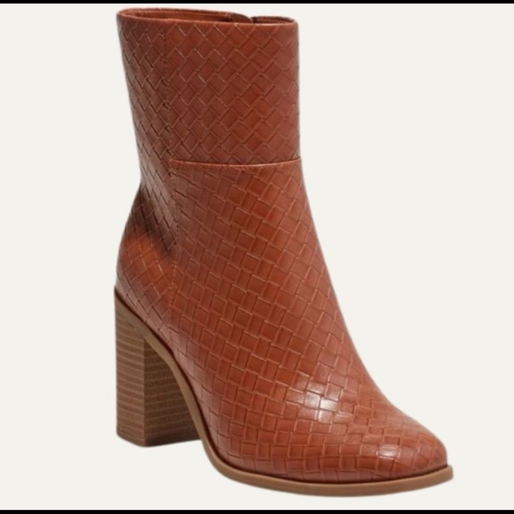 Brand New - Universal Thread Arden boots size 11
